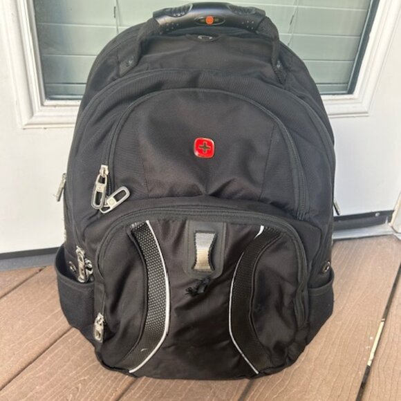 SwissGear Airflow Backpack - LIKE NEW - Picture 1 of 3